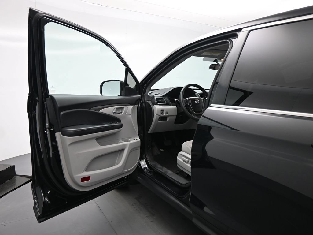 Used 2017 Honda Pilot EX image 7