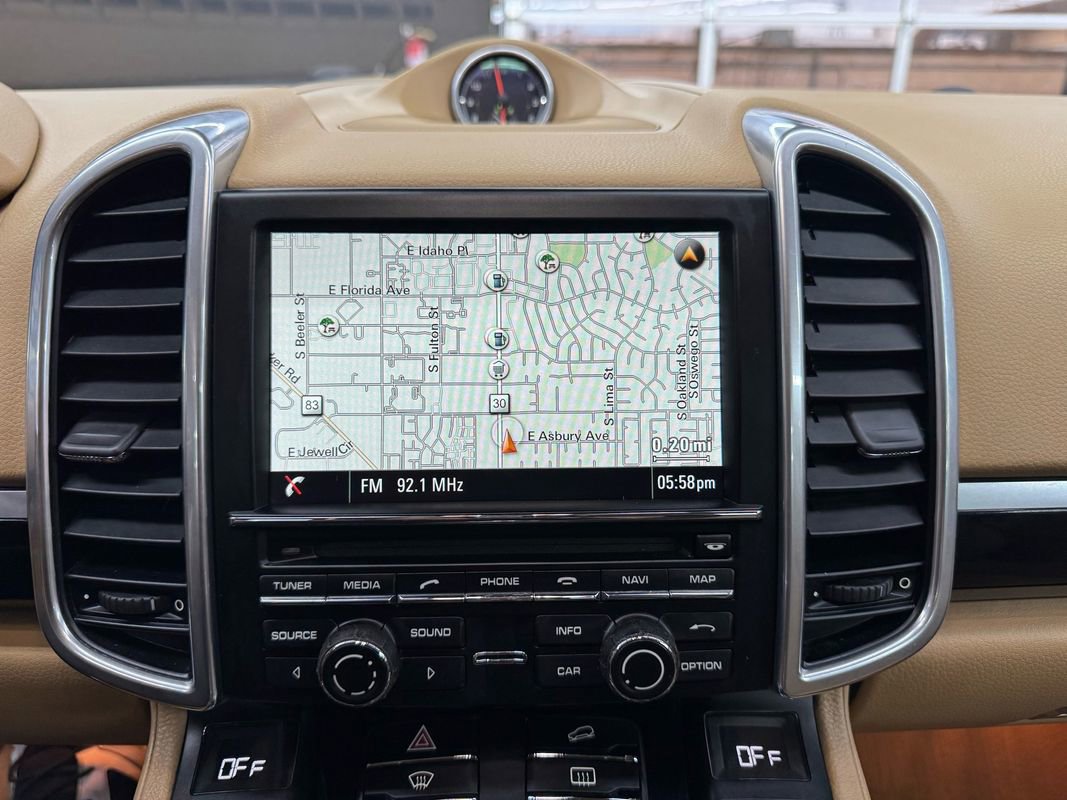 Used 2014 Porsche Cayenne Diesel AWD/4WD image 29