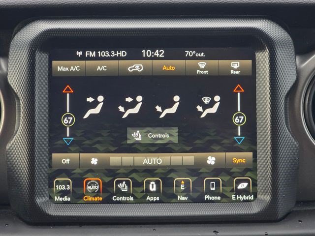Used 2023 Jeep Wrangler Unlimited w/ Sun & Screen Package AWD/4WD image 31