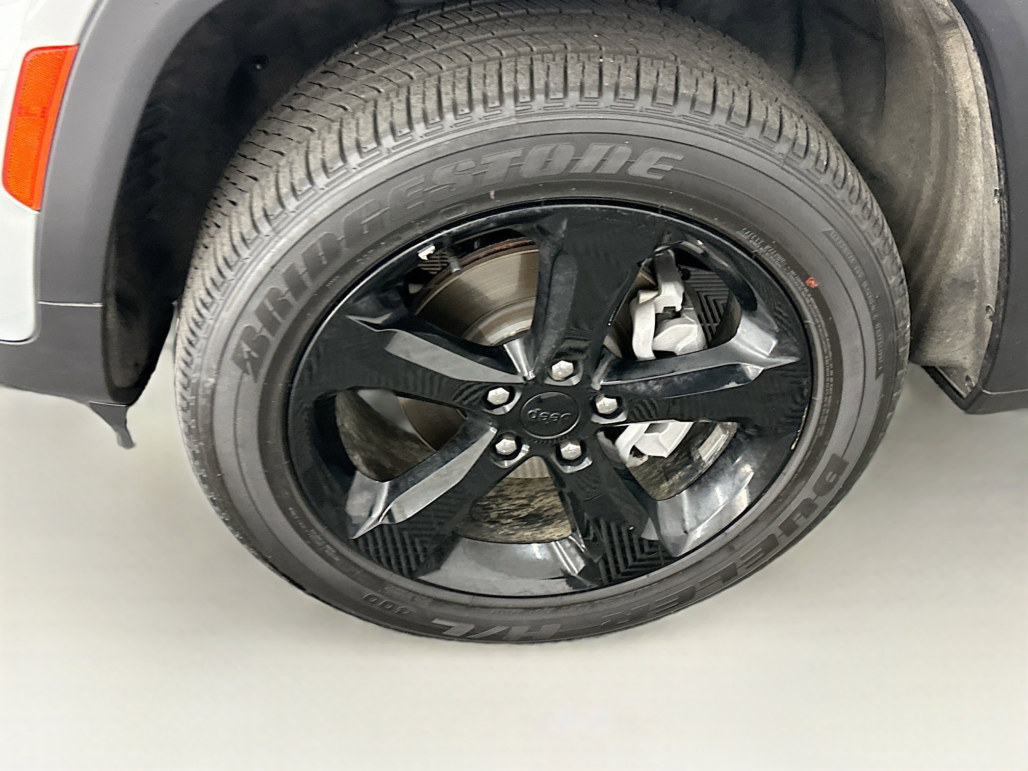 Used 2023 Jeep Grand Cherokee Altitude image 11
