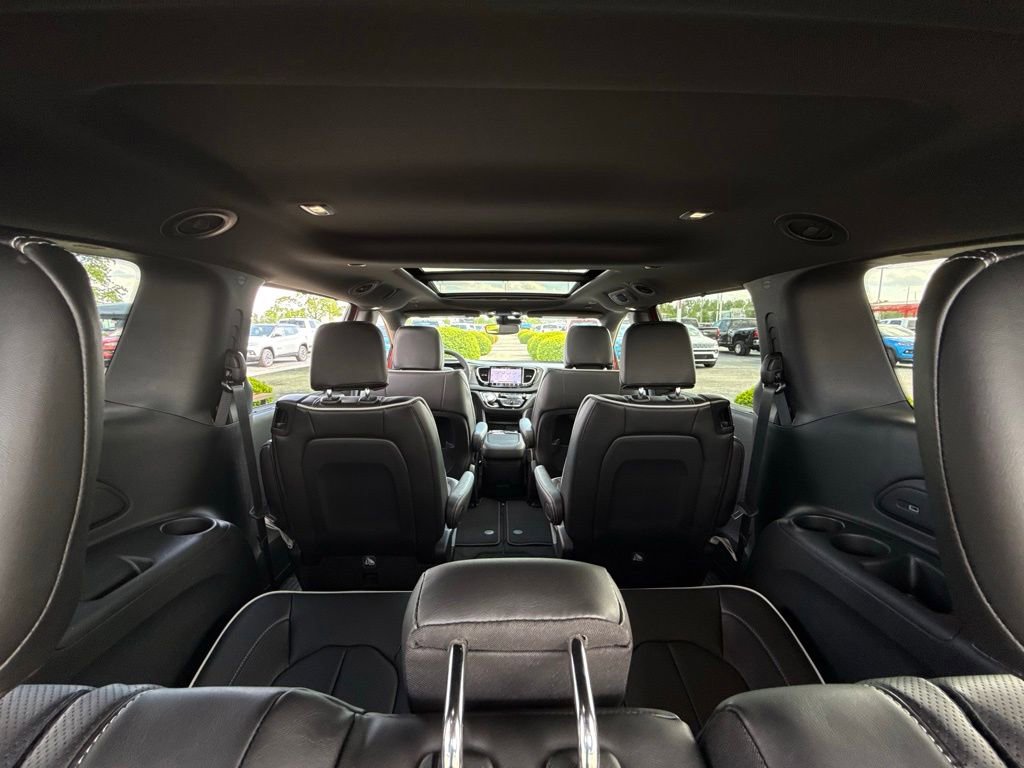New 2027 Chrysler Pacifica Limited FWD image 52