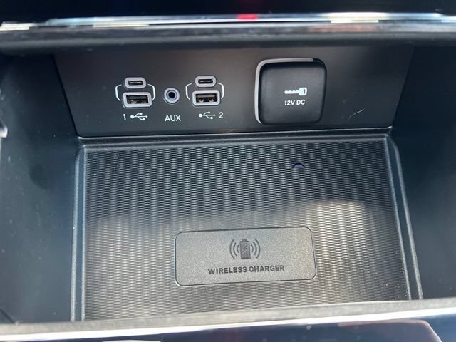 Used 2023 Jeep Grand Cherokee Overland w/ Luxury Tech Group IV AWD/4WD image 13