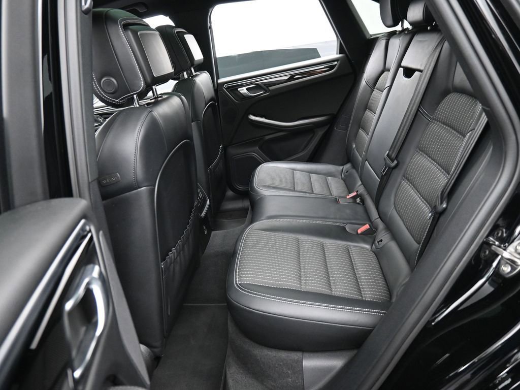 Certified 2024 Porsche Macan Turbo image 25