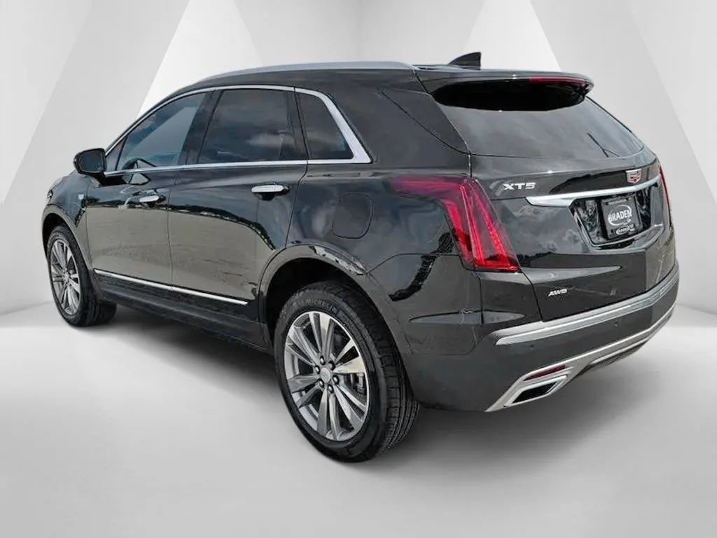 New 2026 Cadillac XT5 Premium Luxury w/ LPO, Floor Liner Package AWD/4WD image 5