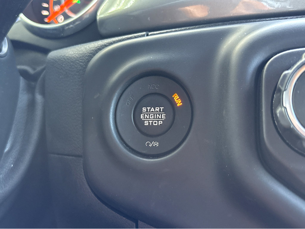 Used 2019 Jeep Wrangler Unlimited Sahara AWD/4WD image 6