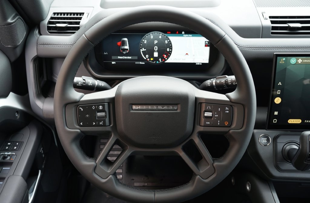 New 2026 Land Rover Defender 130 X-Dynamic SE AWD/4WD image 16