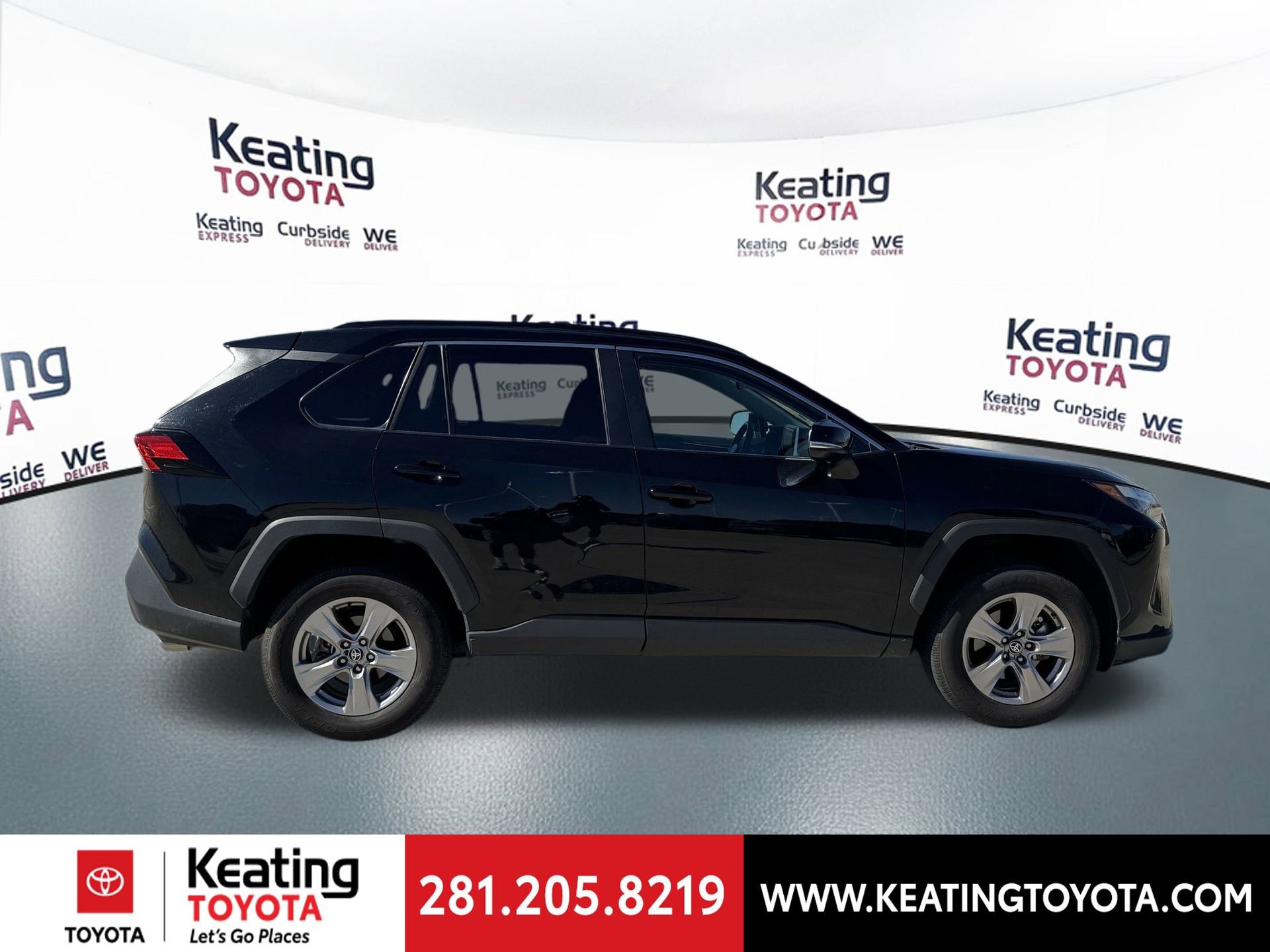 Used 2025 Toyota RAV4 XLE image 2