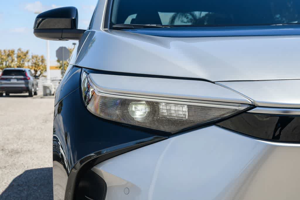 Used 2025 Toyota bZ4X FWD w/ Weather Package image 4
