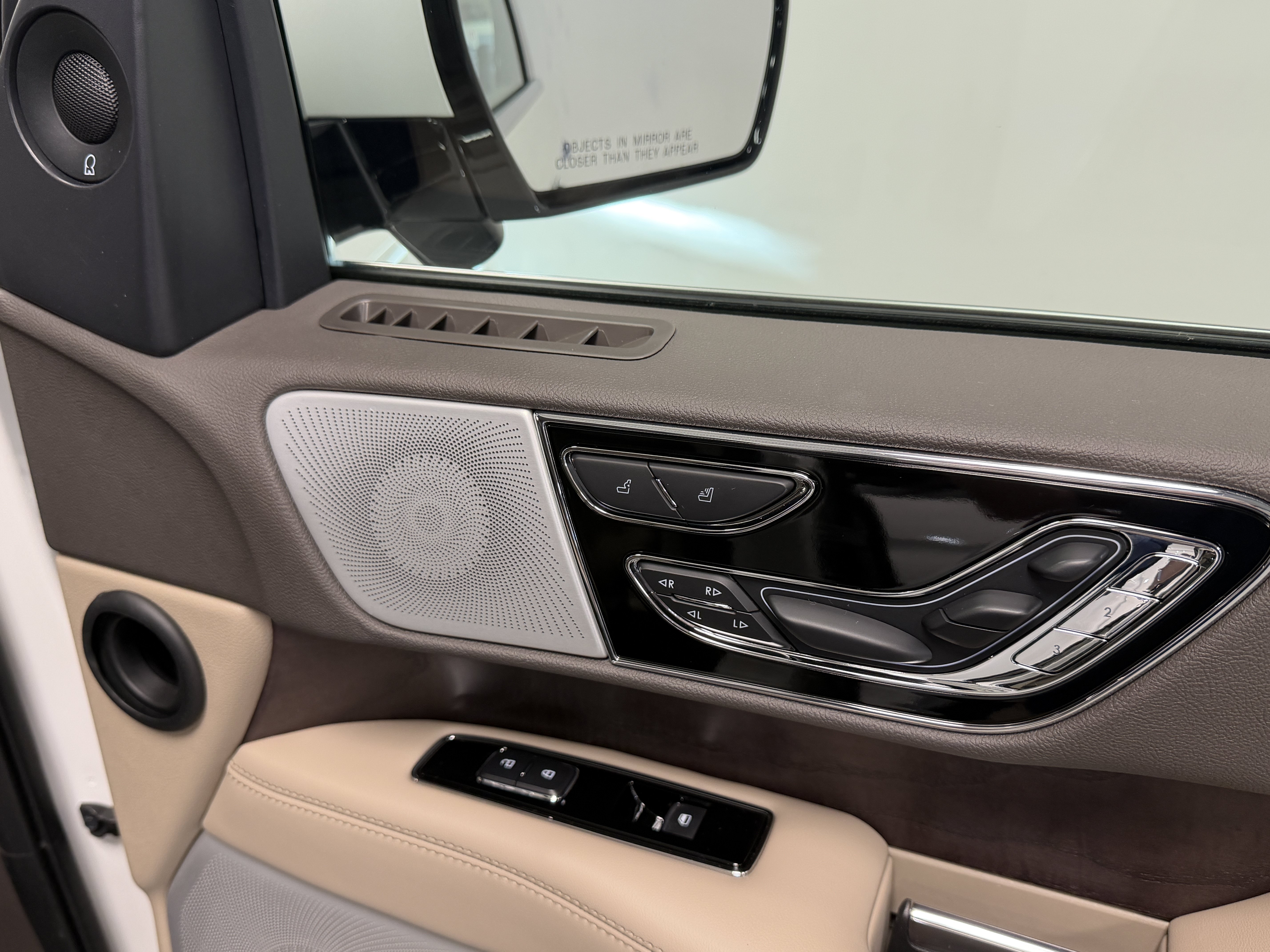 Used 2023 Lincoln Navigator L Reserve AWD/4WD image 24