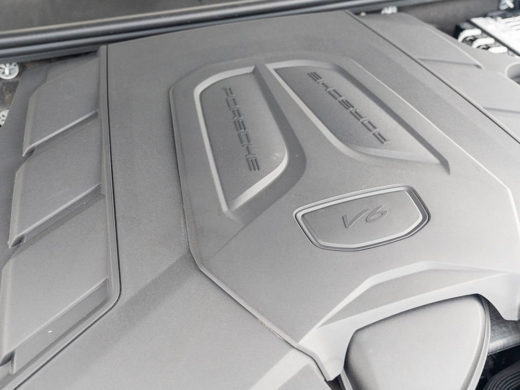 Used 2024 Porsche Cayenne AWD/4WD image 37