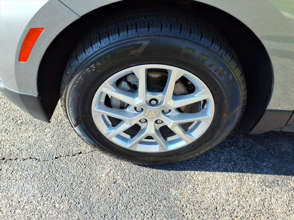 Used 2024 Chevrolet Equinox LT FWD image 10