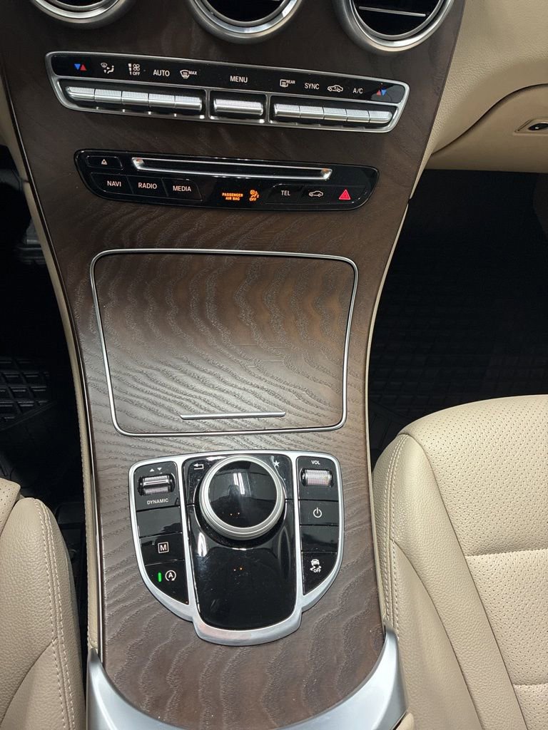 Used 2019 Mercedes-Benz GLC 300 4MATIC image 19