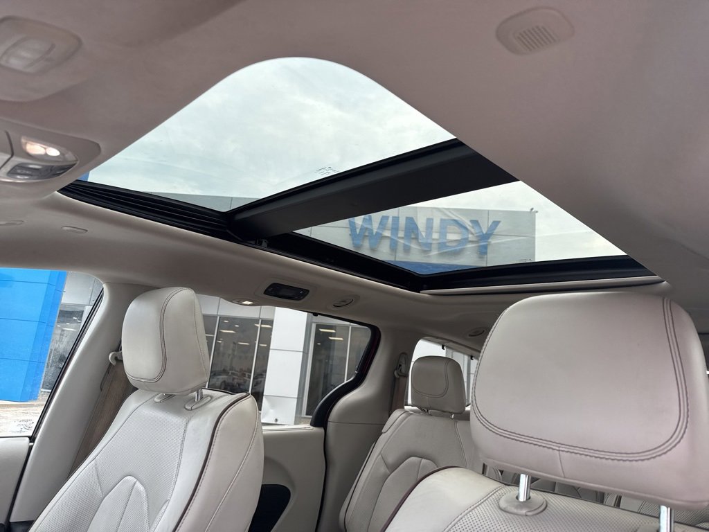 Used 2020 Chrysler Pacifica Limited image 21