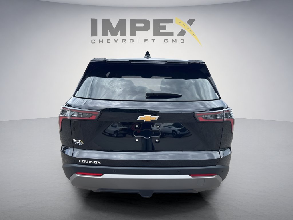 Used 2026 Chevrolet Equinox LT FWD image 4