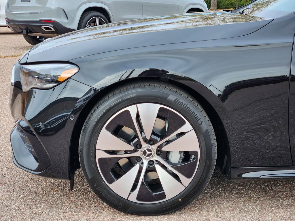 New 2026 Mercedes-Benz E 350 4MATIC Sedan image 9