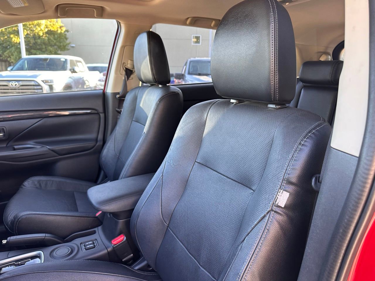 Used 2016 Mitsubishi Outlander SEL image 21