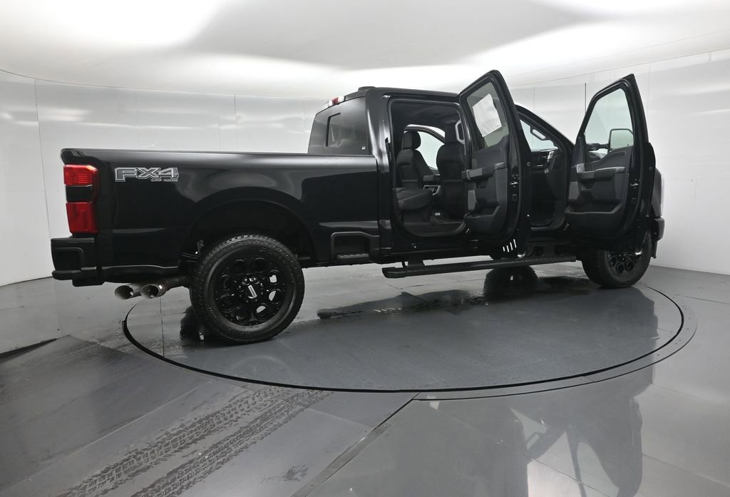 New 2026 Ford F250 Lariat w/ Black Appearance Package image 4