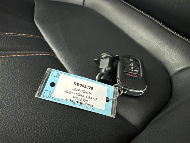 Used 2024 Honda Pilot TrailSport image 35