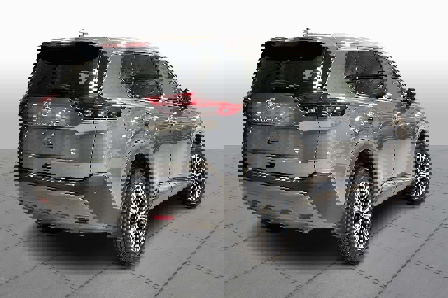 Used 2021 Nissan Rogue SV w/ Premium Package image 13