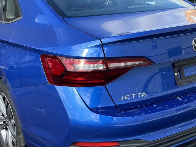 Certified 2023 Volkswagen Jetta SE w/ Panoramic Sunroof Package image 10