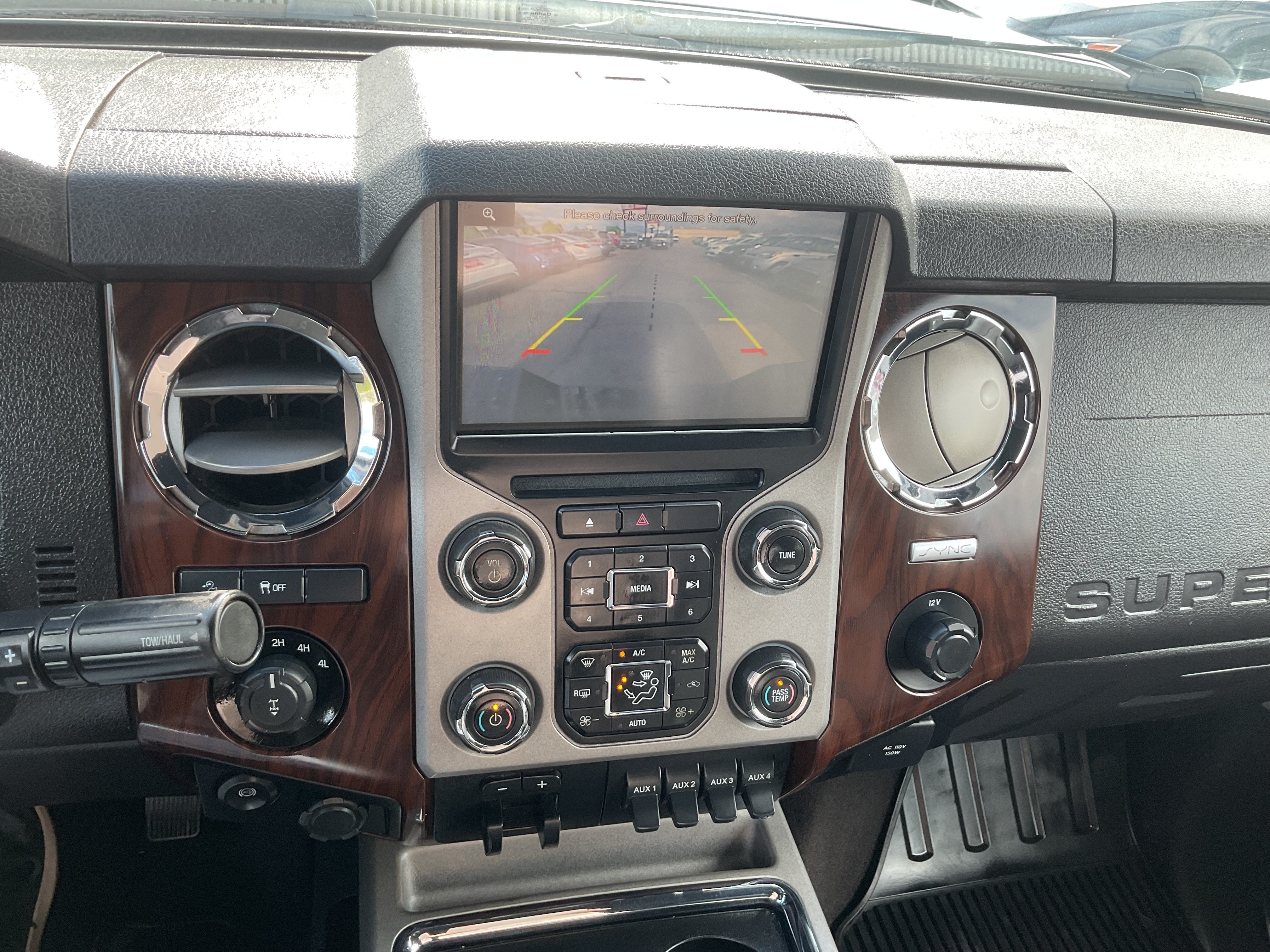 Used 2016 Ford F250 Lariat w/ Lariat Ultimate Package AWD/4WD image 8