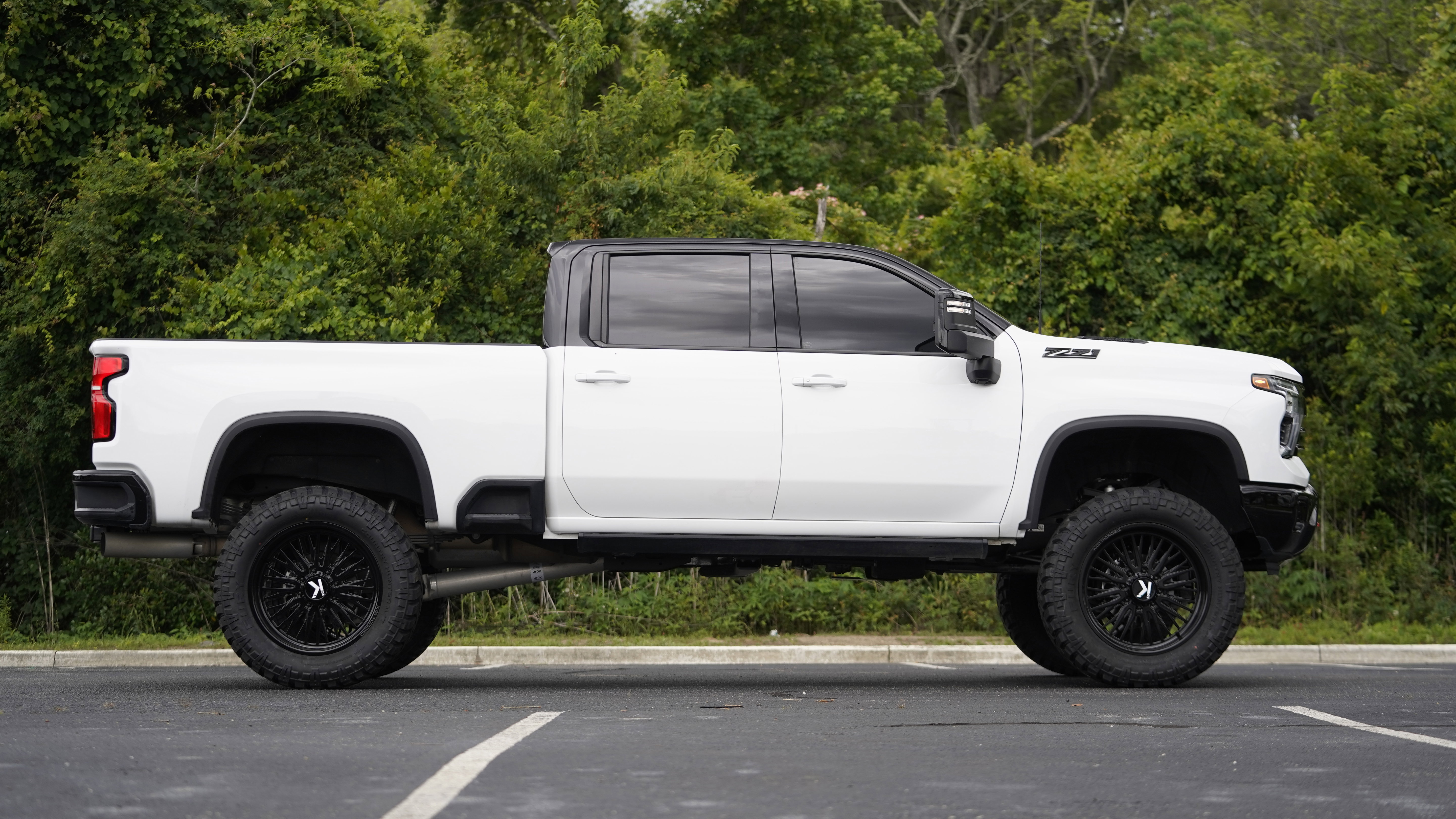 Used 2025 Chevrolet Silverado 2500 LTZ w/ LTZ Plus Package AWD/4WD image 7