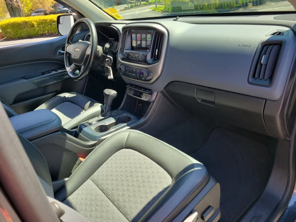 Used 2017 Chevrolet Colorado Z71 AWD/4WD image 23