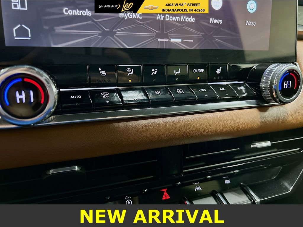 Used 2024 GMC Canyon AT4 w/ Canyon Safety Plus Package image 16