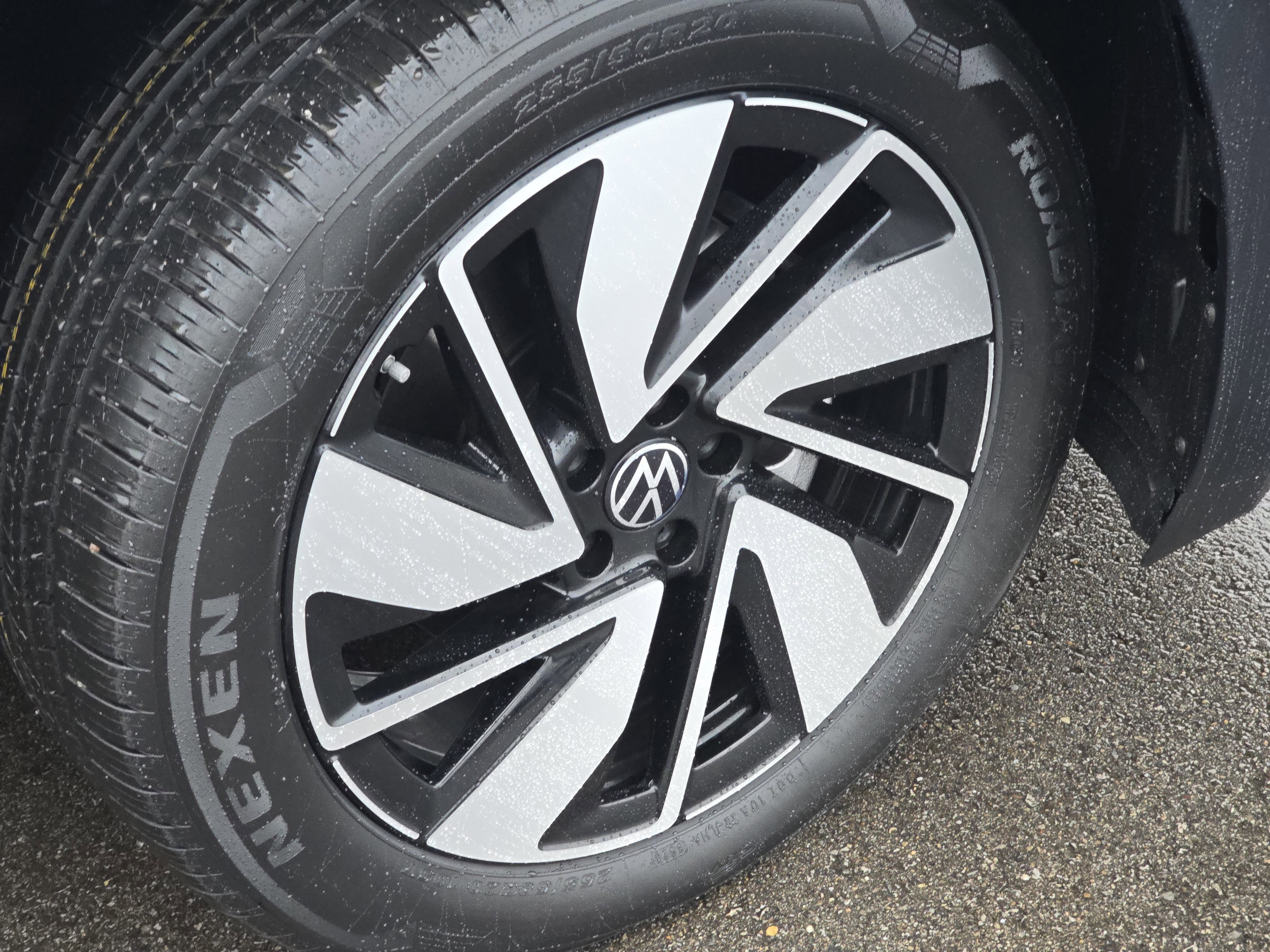 New 2026 Volkswagen Atlas SEL image 14