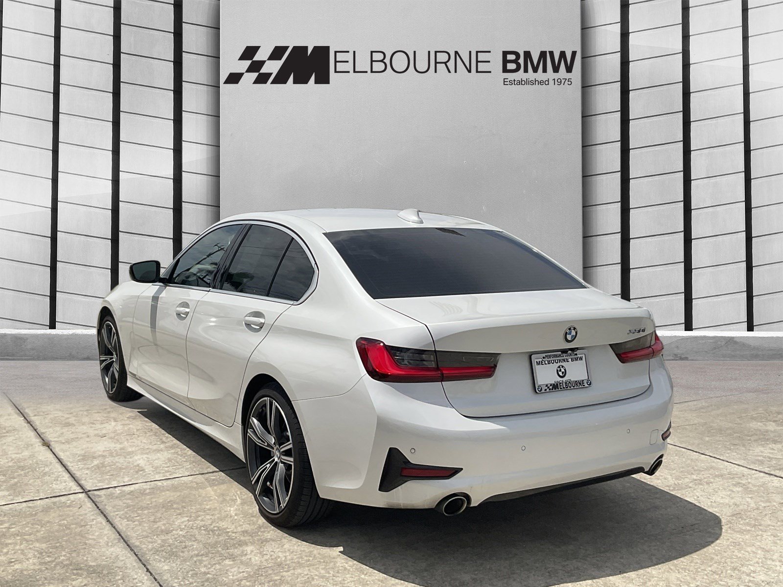 Used 2021 BMW 330i Sedan w/ Convenience Package RWD image 6