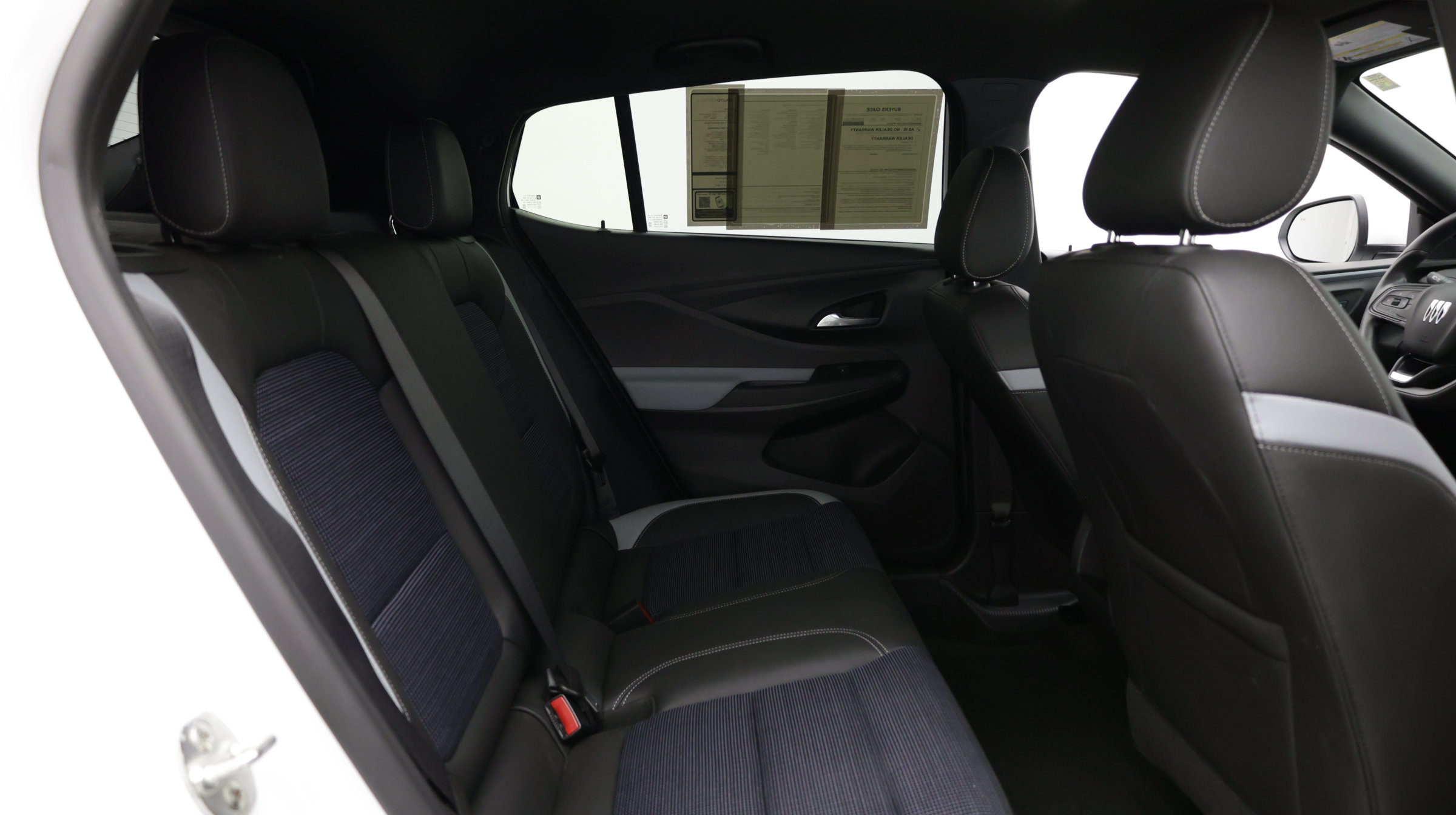 Used 2025 Buick Envista Preferred w/ Convenience II Package FWD image 34