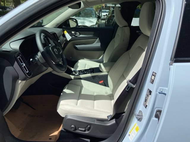 New 2026 Volvo XC40 B5 Ultra w/ Climate Package AWD/4WD image 11