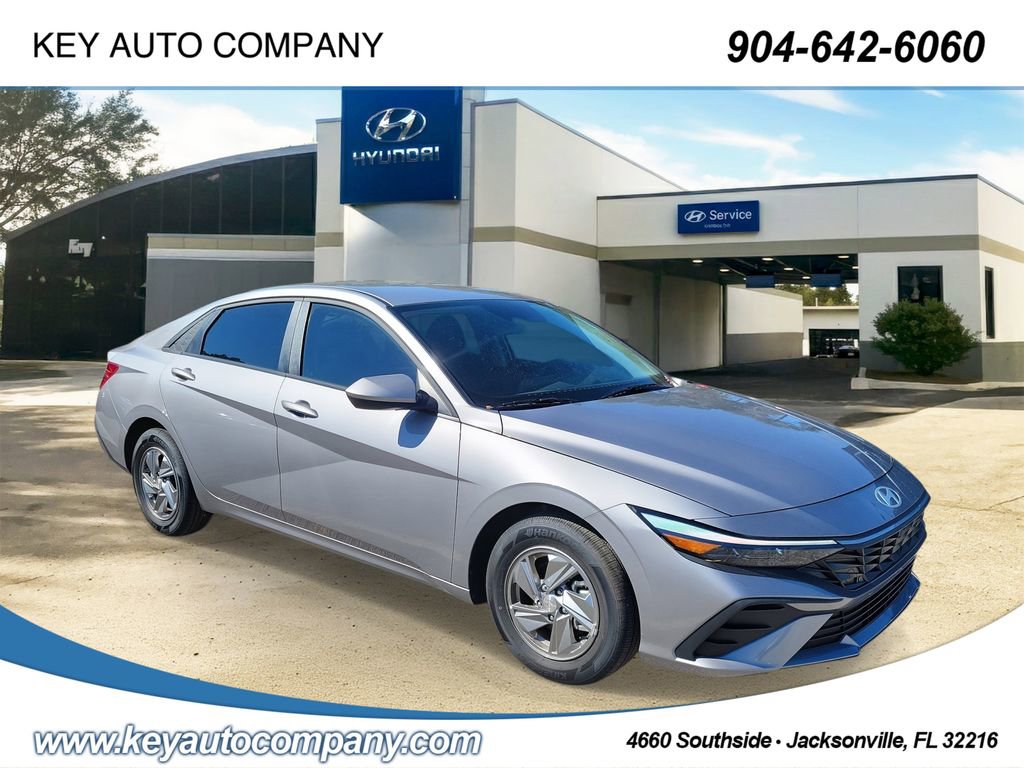 Used 2025 Hyundai Elantra SE