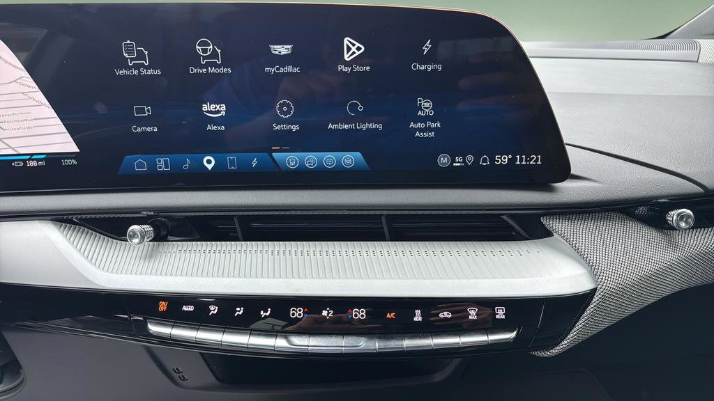 Certified 2025 Cadillac Optiq Luxury 2 AWD/4WD image 35