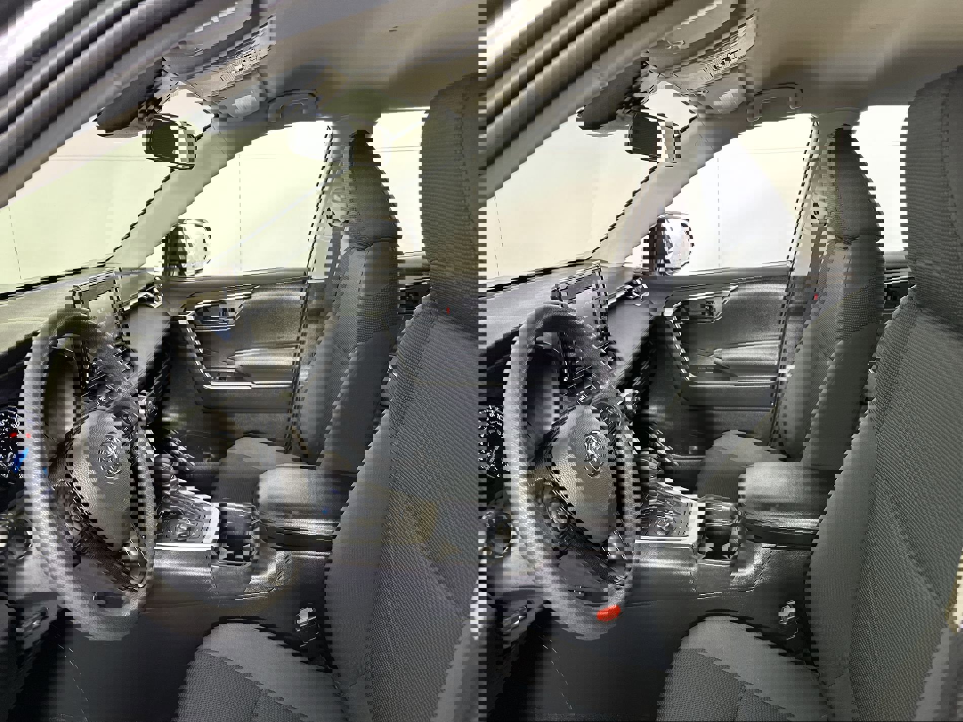 Used 2021 Toyota RAV4 LE image 56