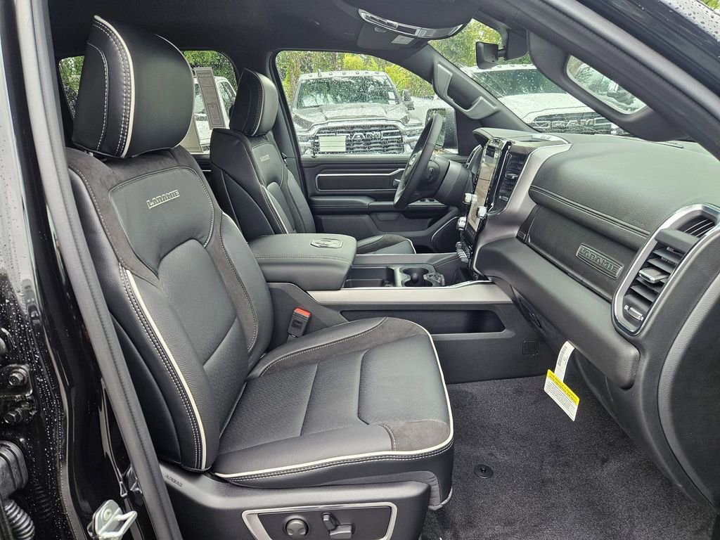 New 2026 RAM 1500 Laramie AWD/4WD image 18