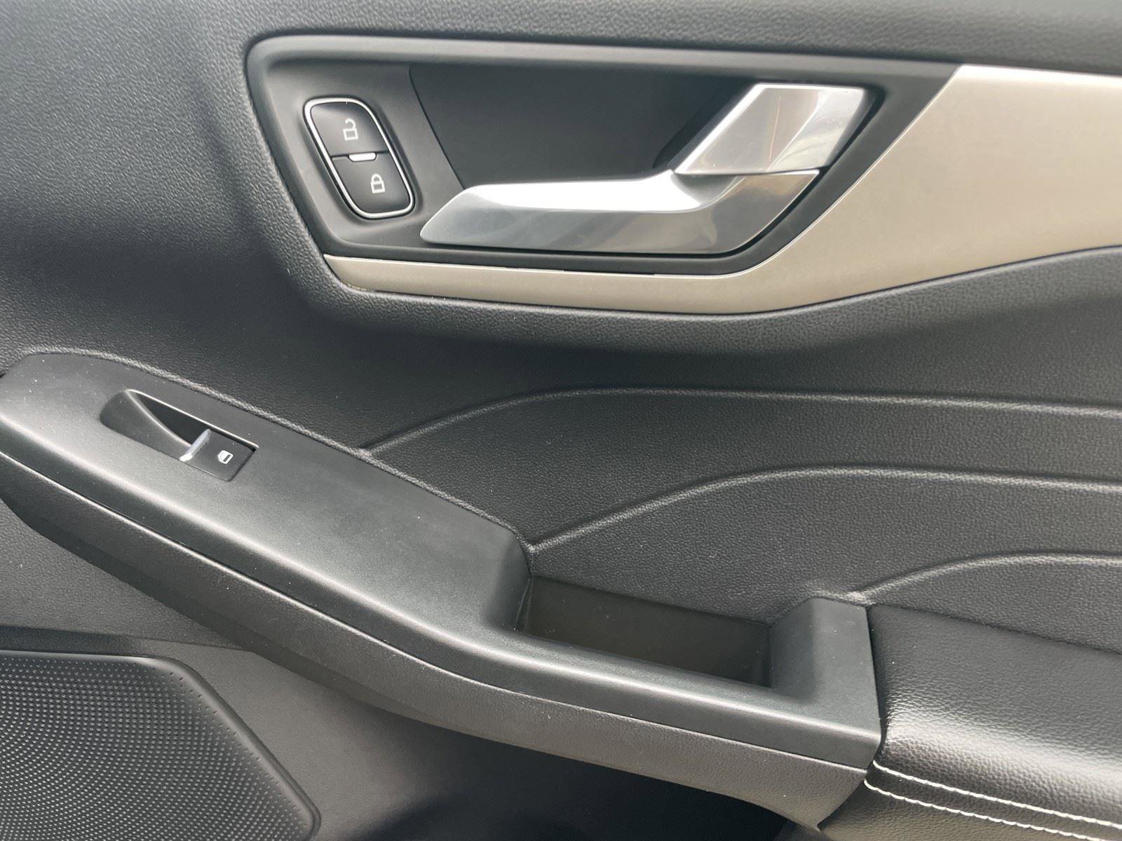 Used 2022 Ford Escape SEL image 31