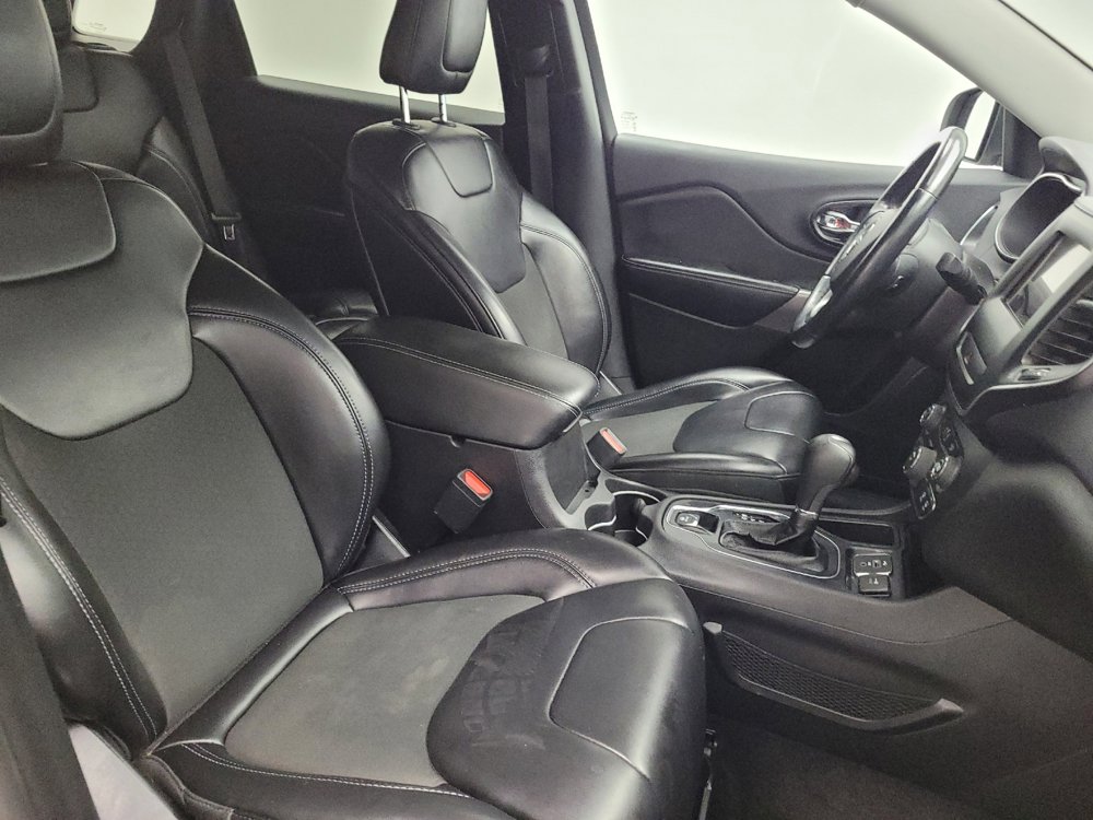 Used 2019 Jeep Cherokee Latitude Plus image 21