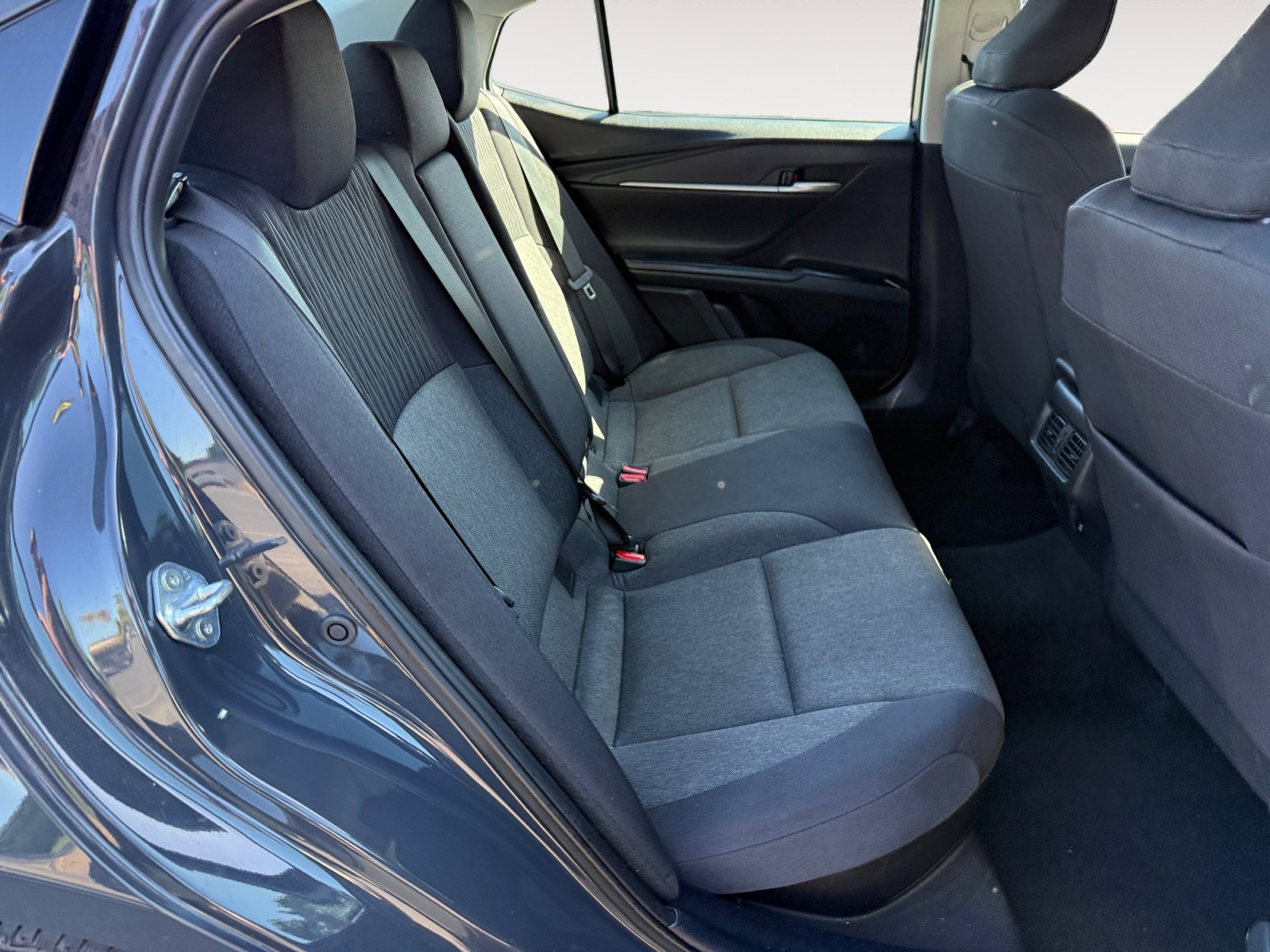 Used 2025 Toyota Camry LE FWD image 18