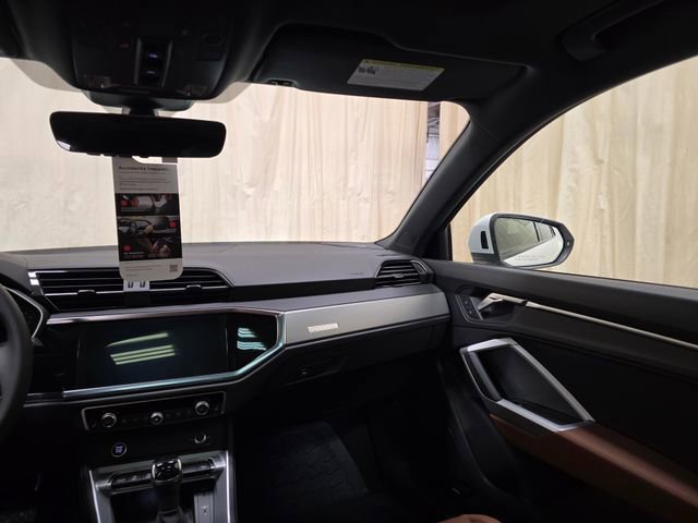 New 2025 Audi Q3 2.0T Premium image 28
