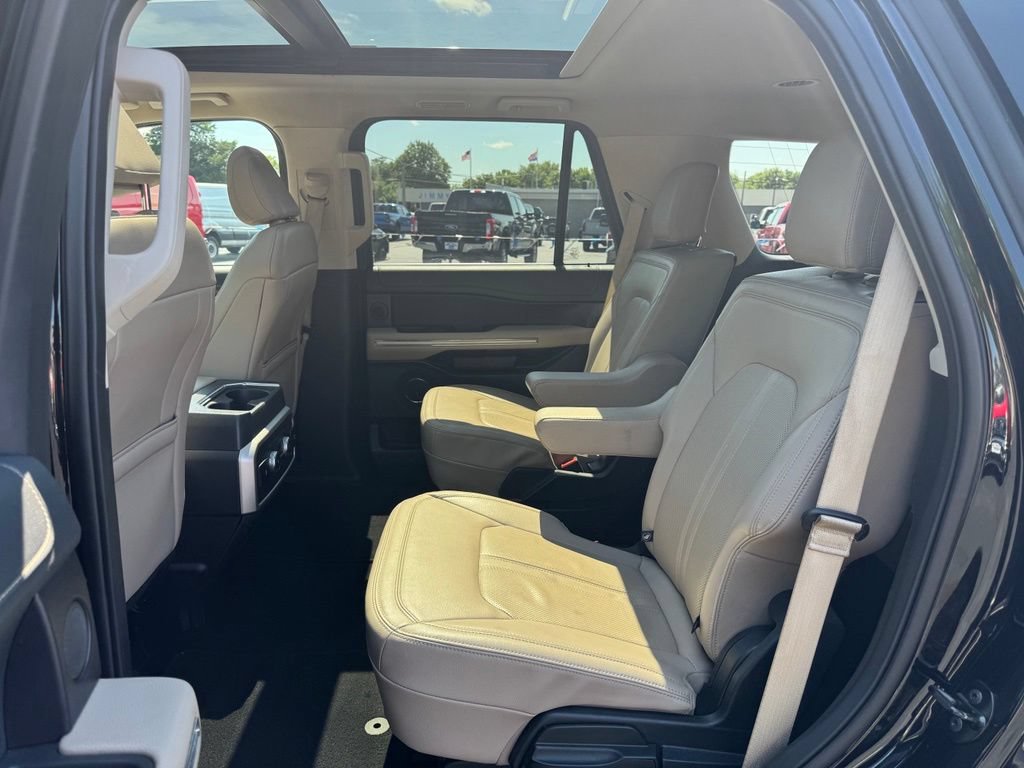 Used 2024 Ford Expedition Limited AWD/4WD image 22