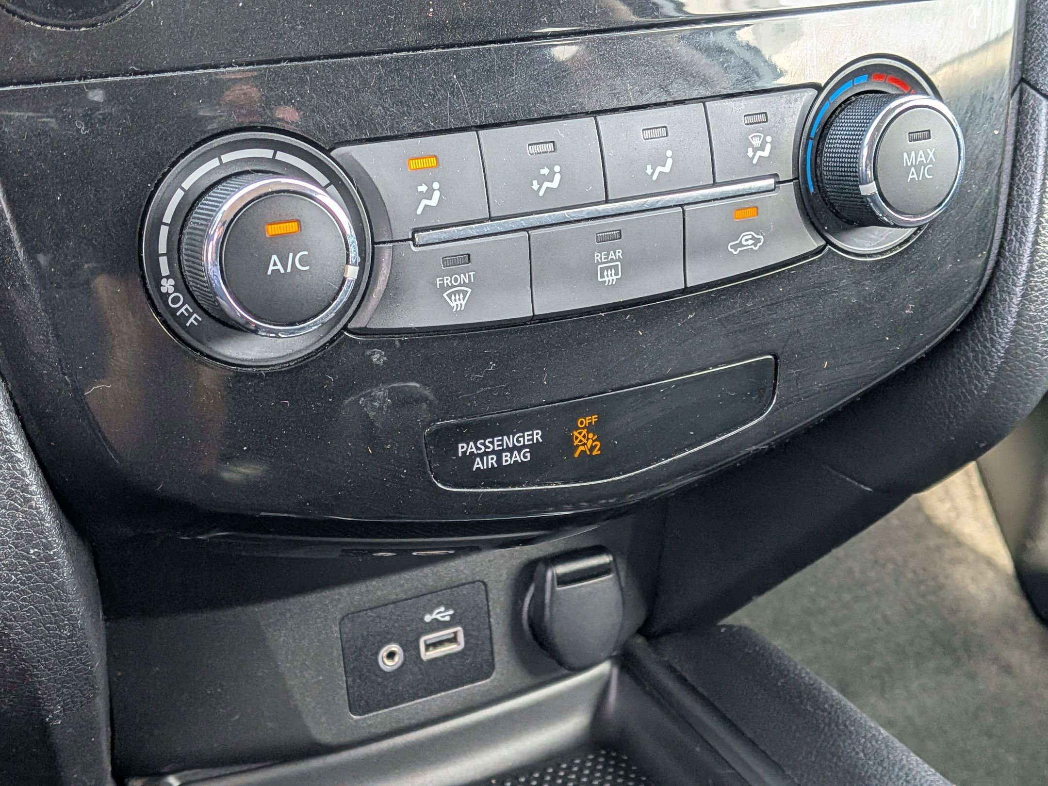 Used 2020 Nissan Rogue S w/ Special Edition Package image 21