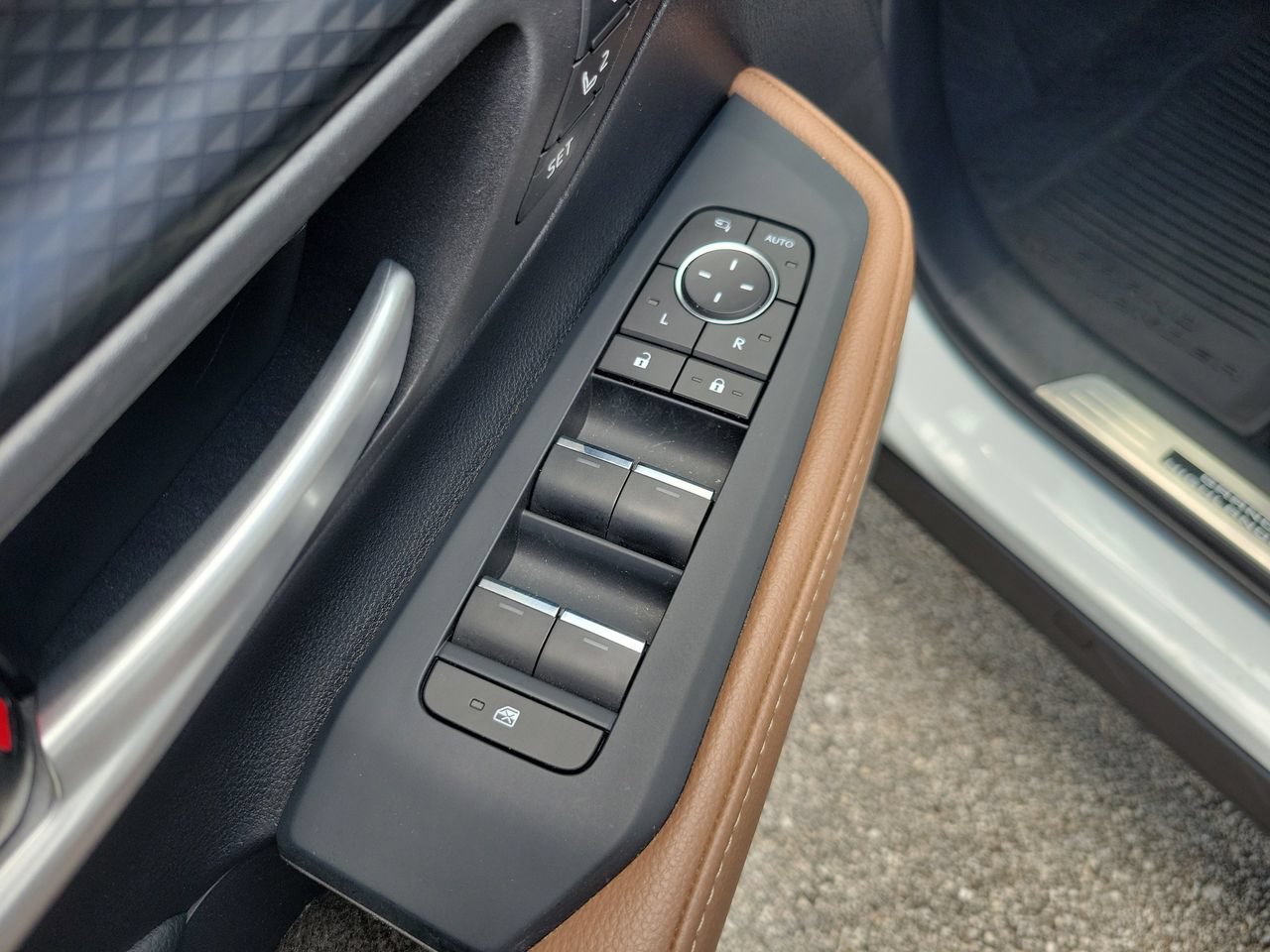 Used 2025 Toyota Grand Highlander AWD Hybrid image 16