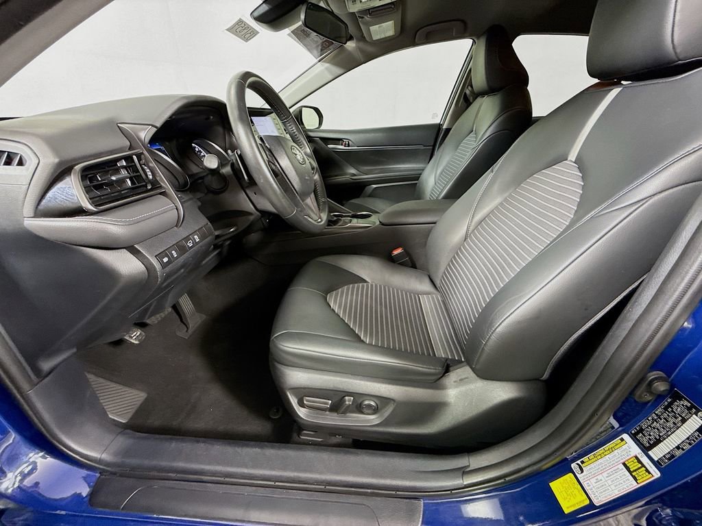 Used 2024 Toyota Camry SE image 19
