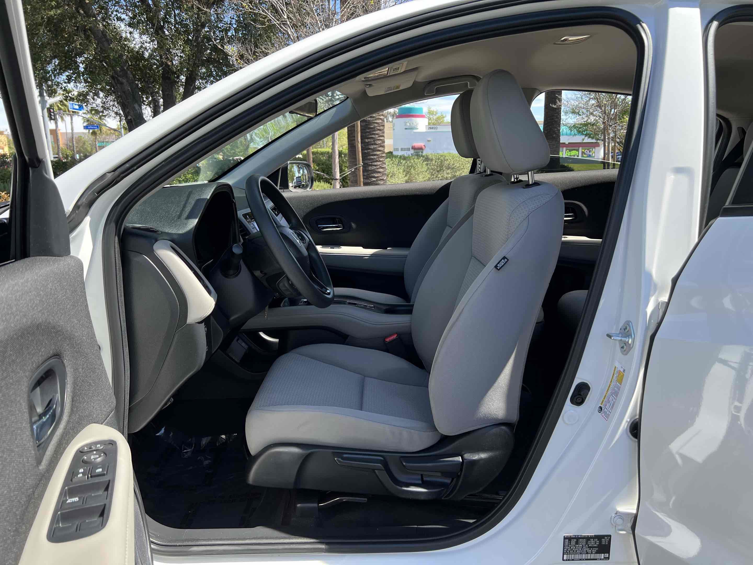 Used 2022 Honda HR-V LX image 39