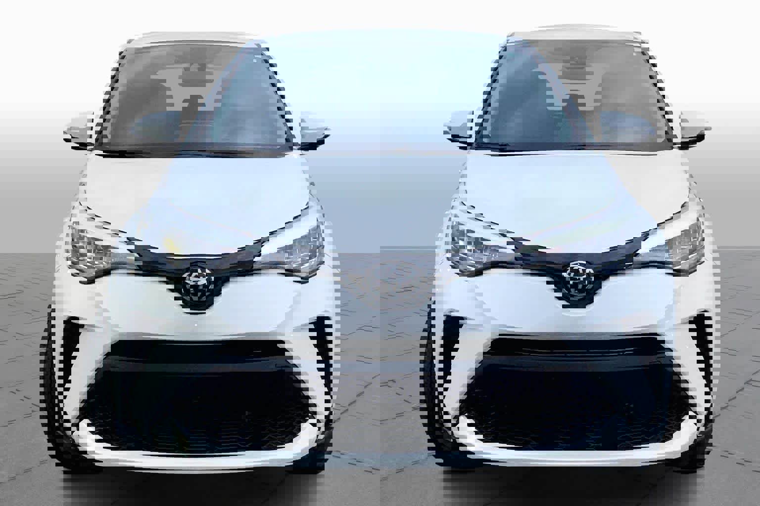 Used 2021 Toyota C-HR LE image 3