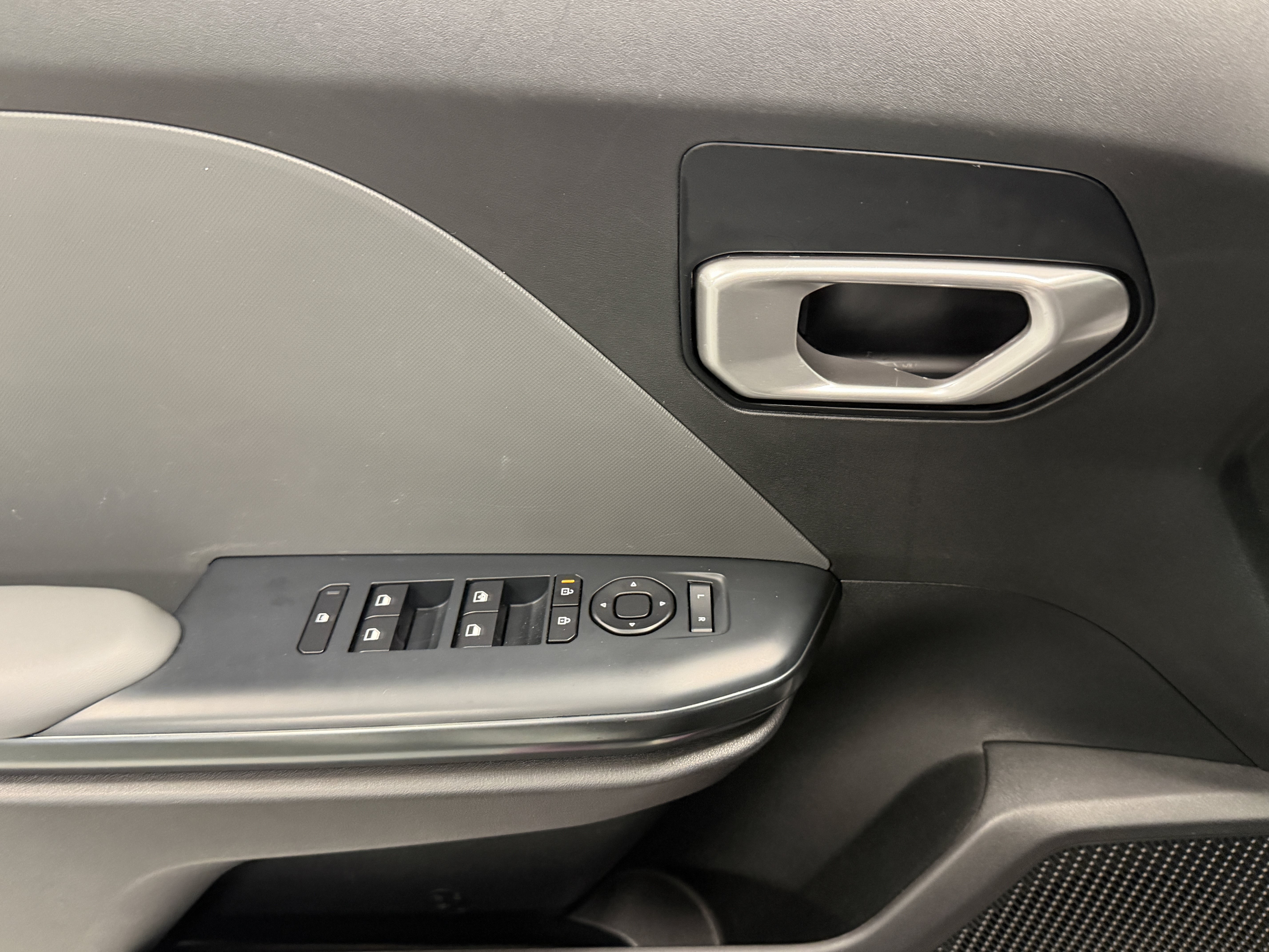 Used 2025 Kia K4 FWD image 18
