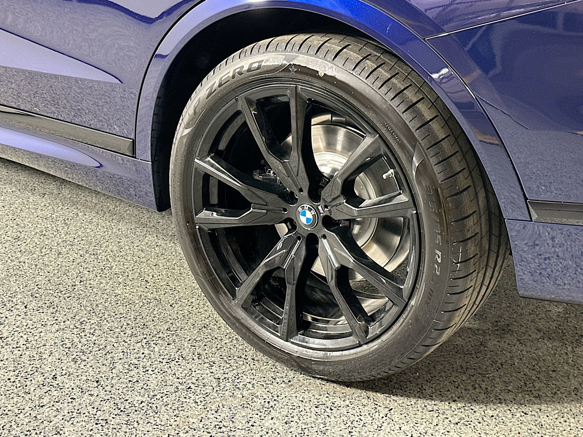 Used 2026 BMW X7 xDrive40i w/ M Sport Package image 9