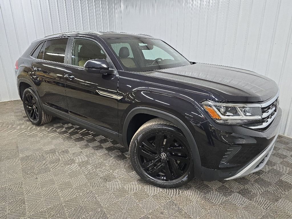 Used 2023 Volkswagen Atlas Cross Sport SE w/ Black Wheel Package FWD image 7