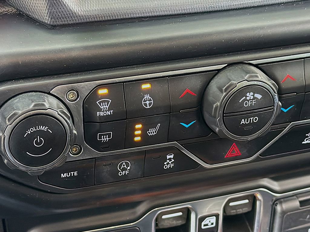 Used 2022 Jeep Wrangler Unlimited Rubicon w/ Cold Weather Group image 36